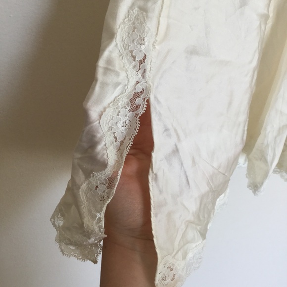 Vintage Silk Victoria's Secret White Nightie - Picture 5 of 9